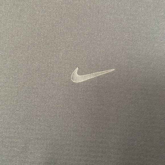 Nike Swoosh Is On The Back Of This Jet Black Muted Stripe Golf Polo Shirt Large - Picture 7 of 8